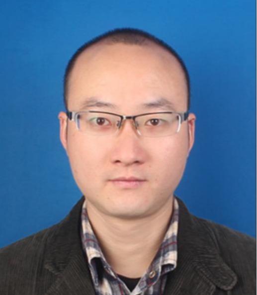 艺术学院副院长 李洋